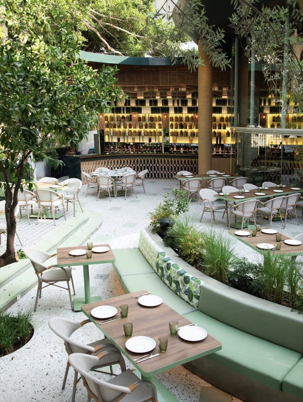 Garden restaurant with a glazed pavilion