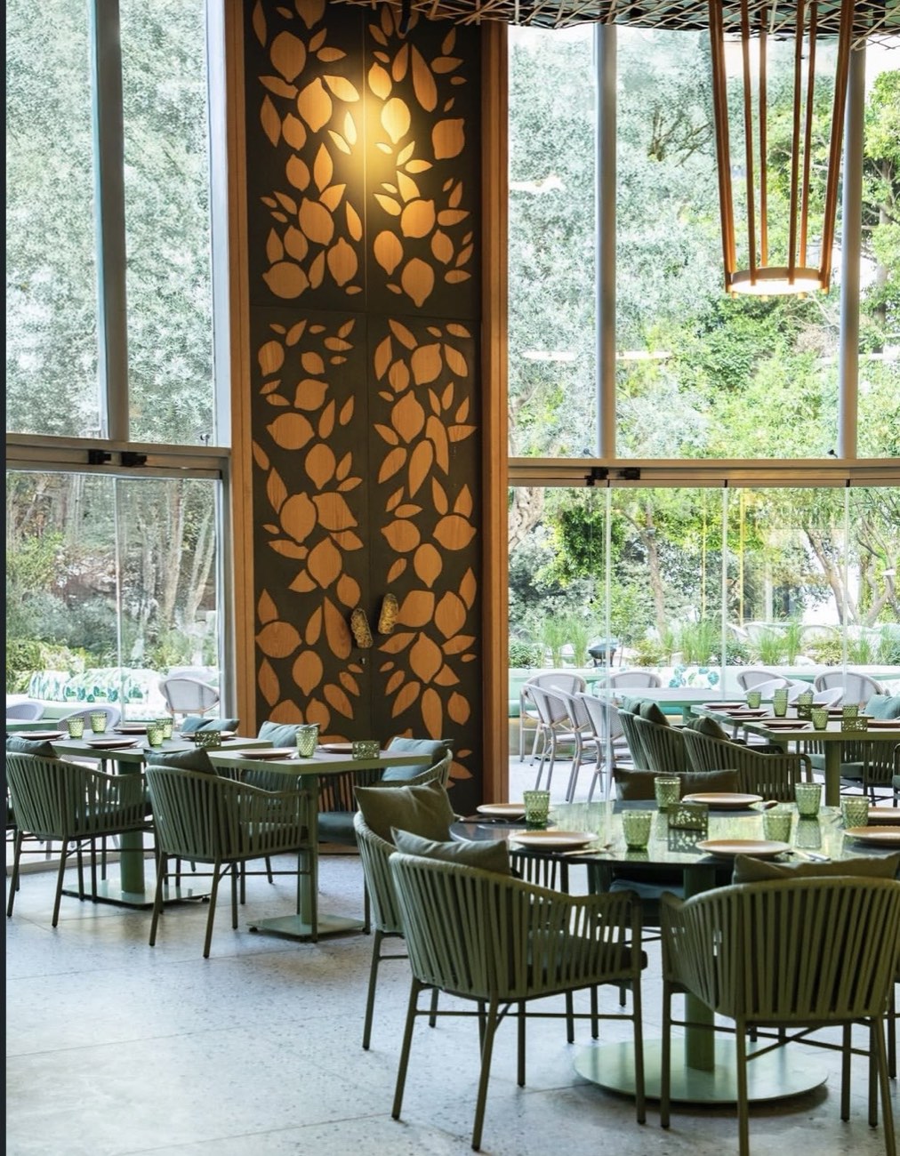 Dining room behind a decorative screen